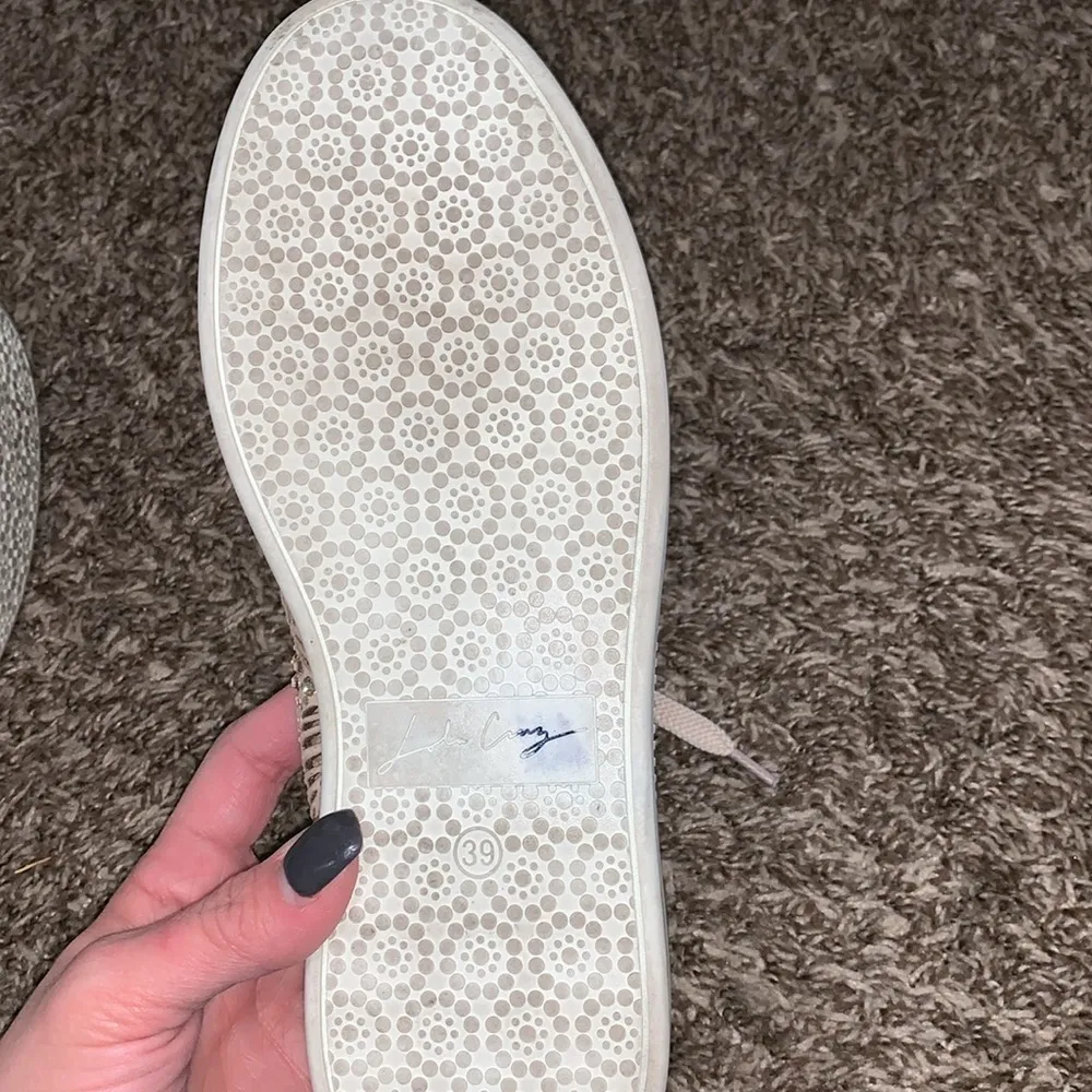 Lola Cruz Palm Frond Cut Out Sneakers with gems for sparkle woman size 39 or 8.5 Pink - Image 6