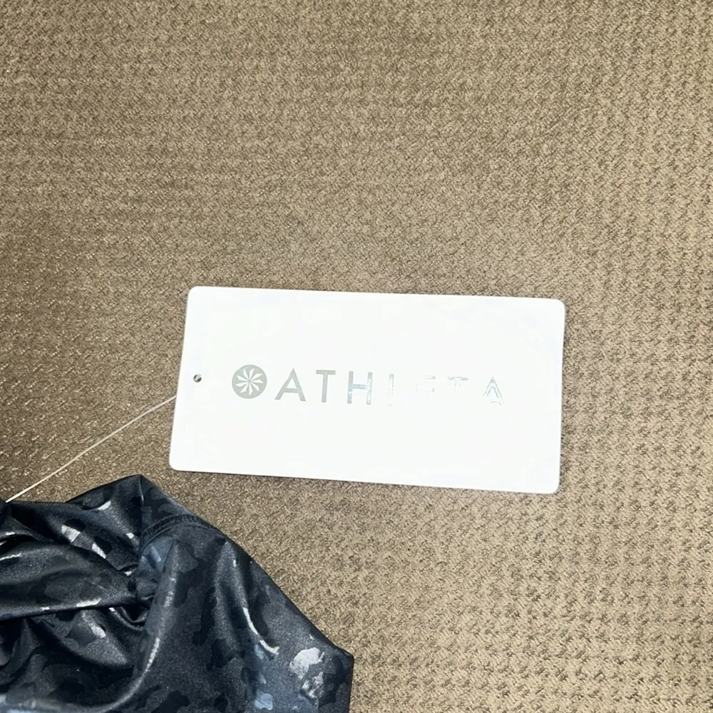 Athleta NWT -  Rainier 2 in 1 tight - Image 3