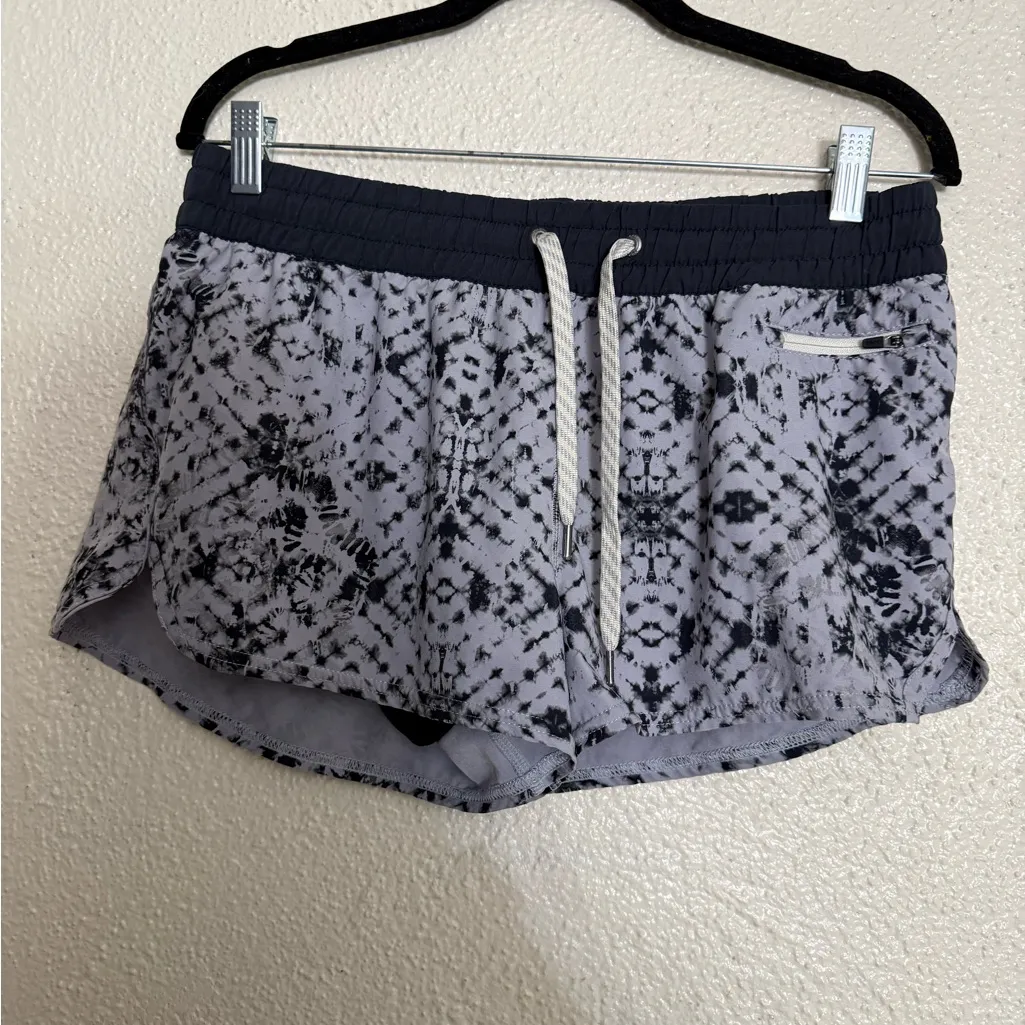 Vuori Clementine Running Shorts, Style VW304, Grey Shibori, Women's Size large - Image 9