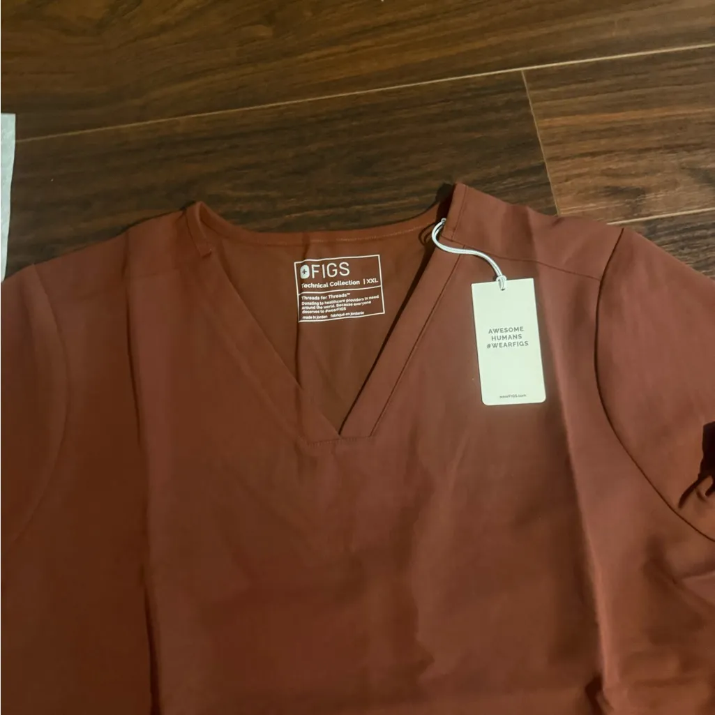 Figs scrub top NWT 2XL - Image 3