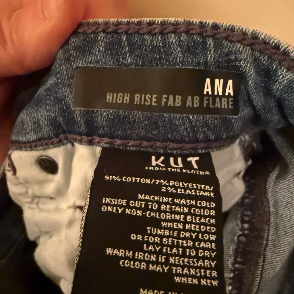 Kut from the Kloth Medium Wash Flare Jeans - Image 5