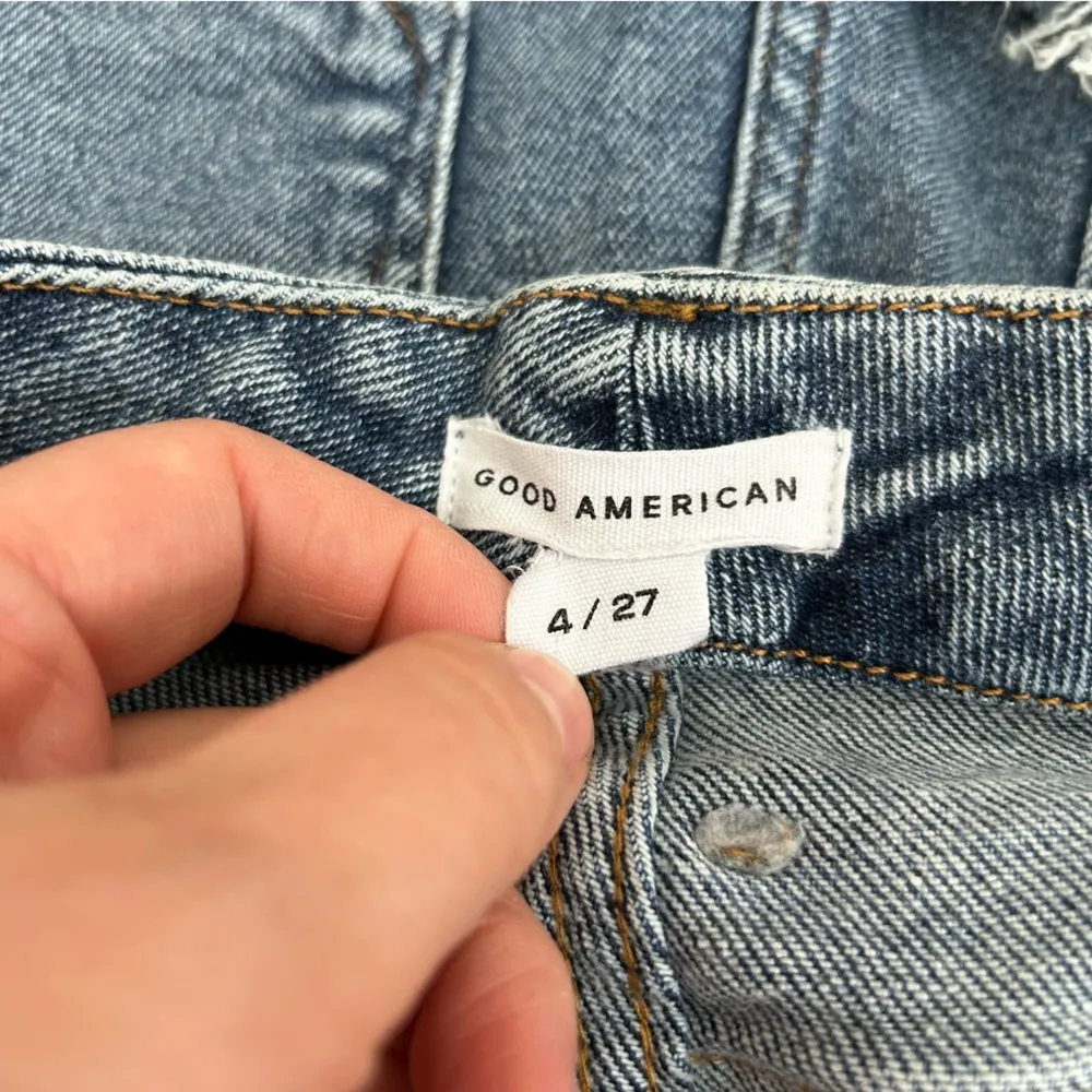 Good American Good Waist Cropped Chewed Hem Distressed Knee Jeans Size 4/27 - Image 3