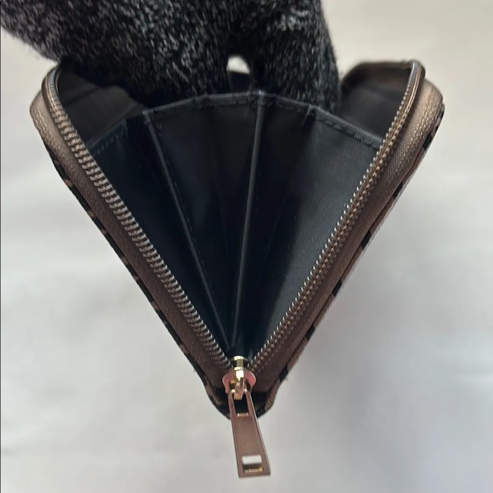 Houndstooth Zip-Around Wallet EUC - Image 5