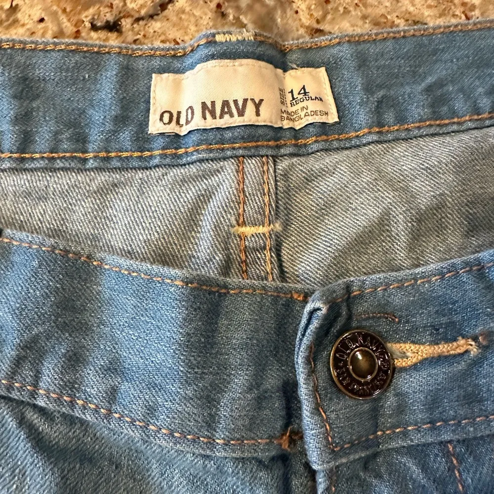 Old Navy Diva Cropped Jeans Size 14 New NWT Distressed - Image 3