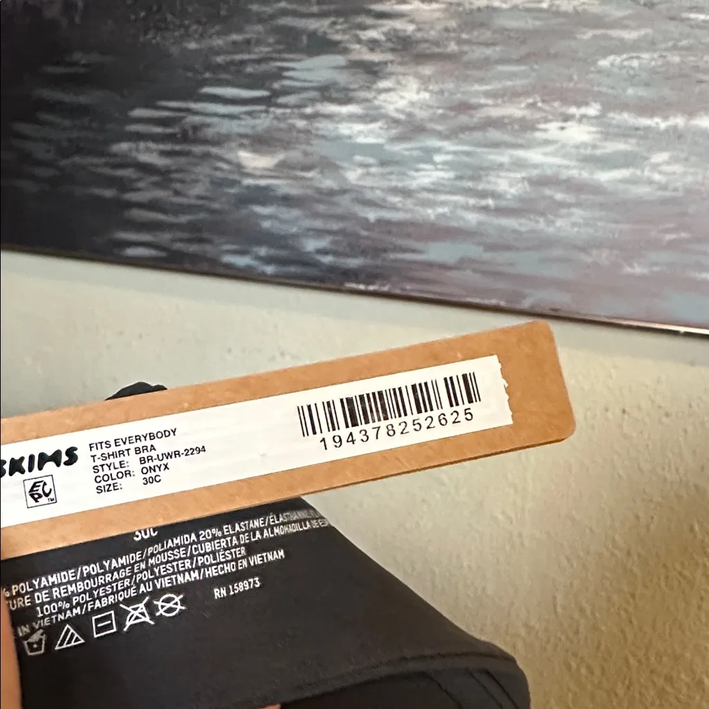 NWT SKIMS‎ Fits Everybody Demi T-Shirt Bra BR-UWR- 2294 ONYX size 30C - Image 6