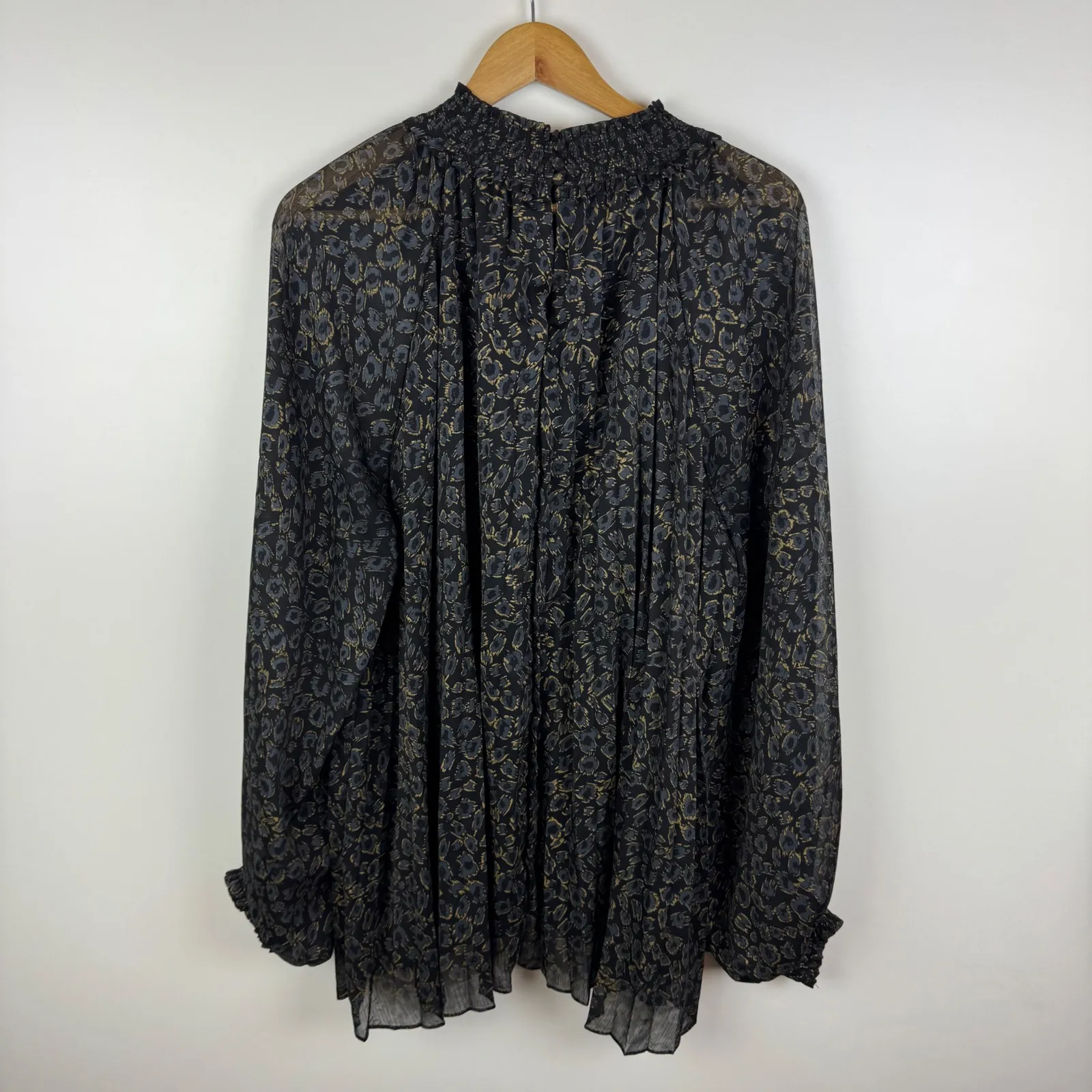 Oddi Black Gold Metallic‎ Animal Print
Smocked Pleated Blouse Sz 3XL Long Sleeve - Image 4