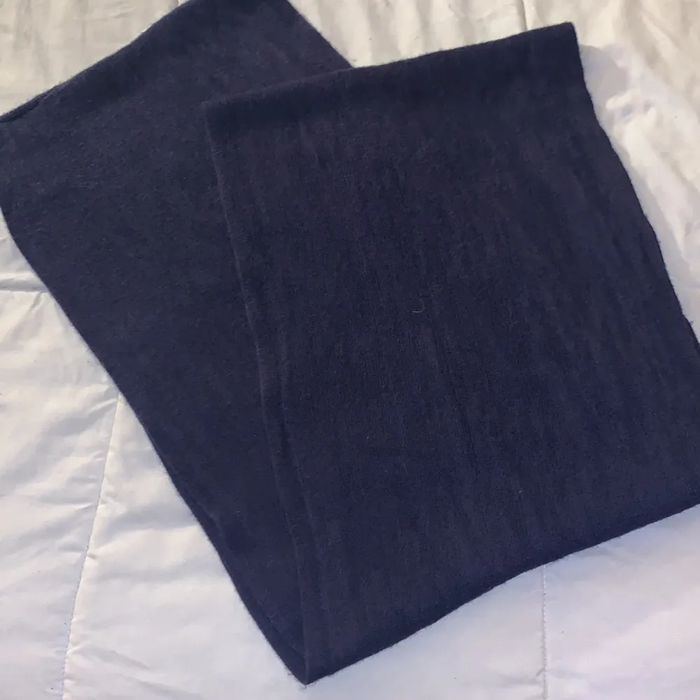 2 Woman’s Scarves Blue - Image 7