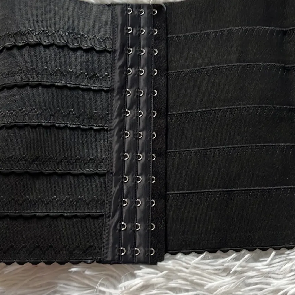 Shein Women’s black waist trainer size Small - Image 7