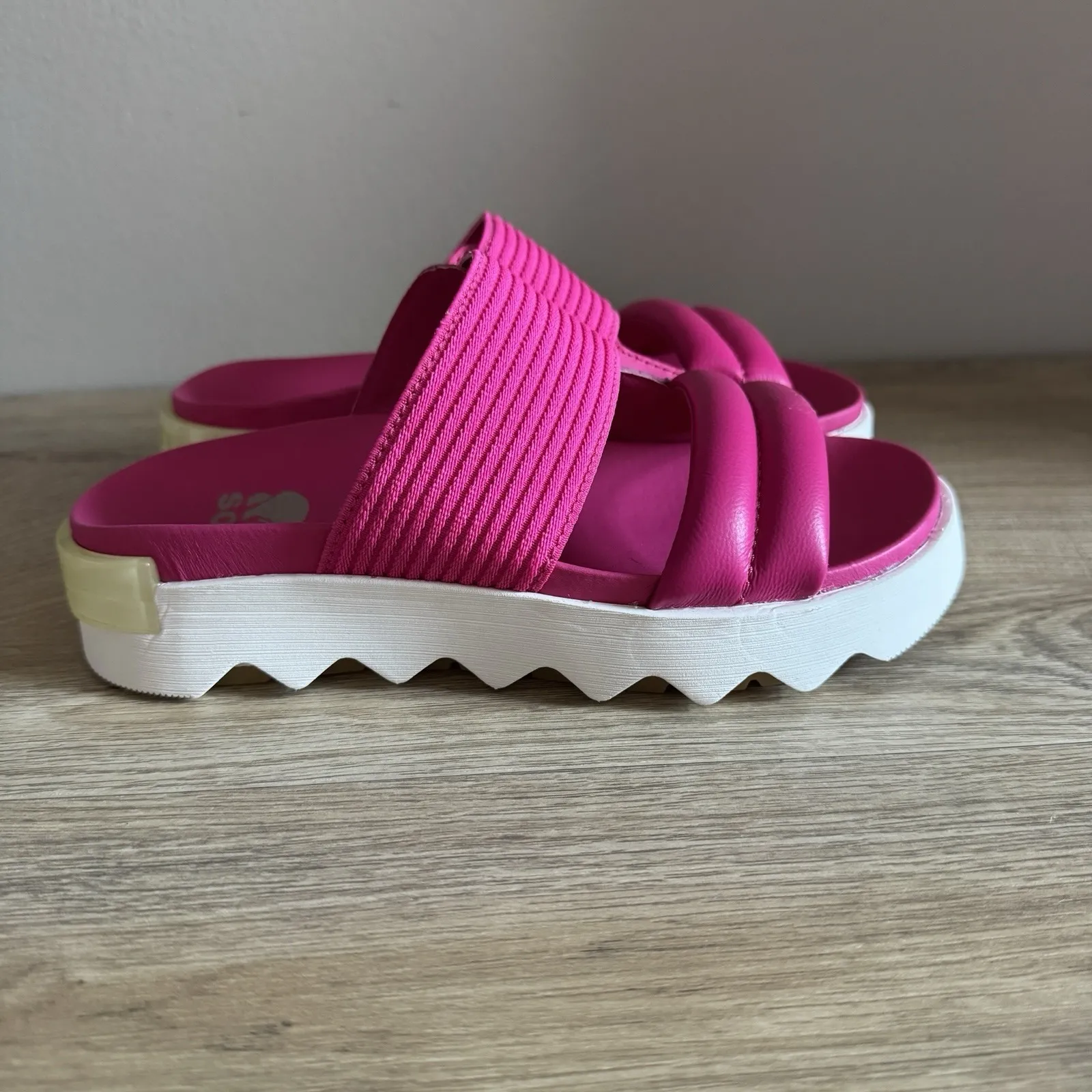 Sorel Viibe Slide Sandals Womens 5 Bright Pink Comfort Slip On Summer Pool Beach - Image 2