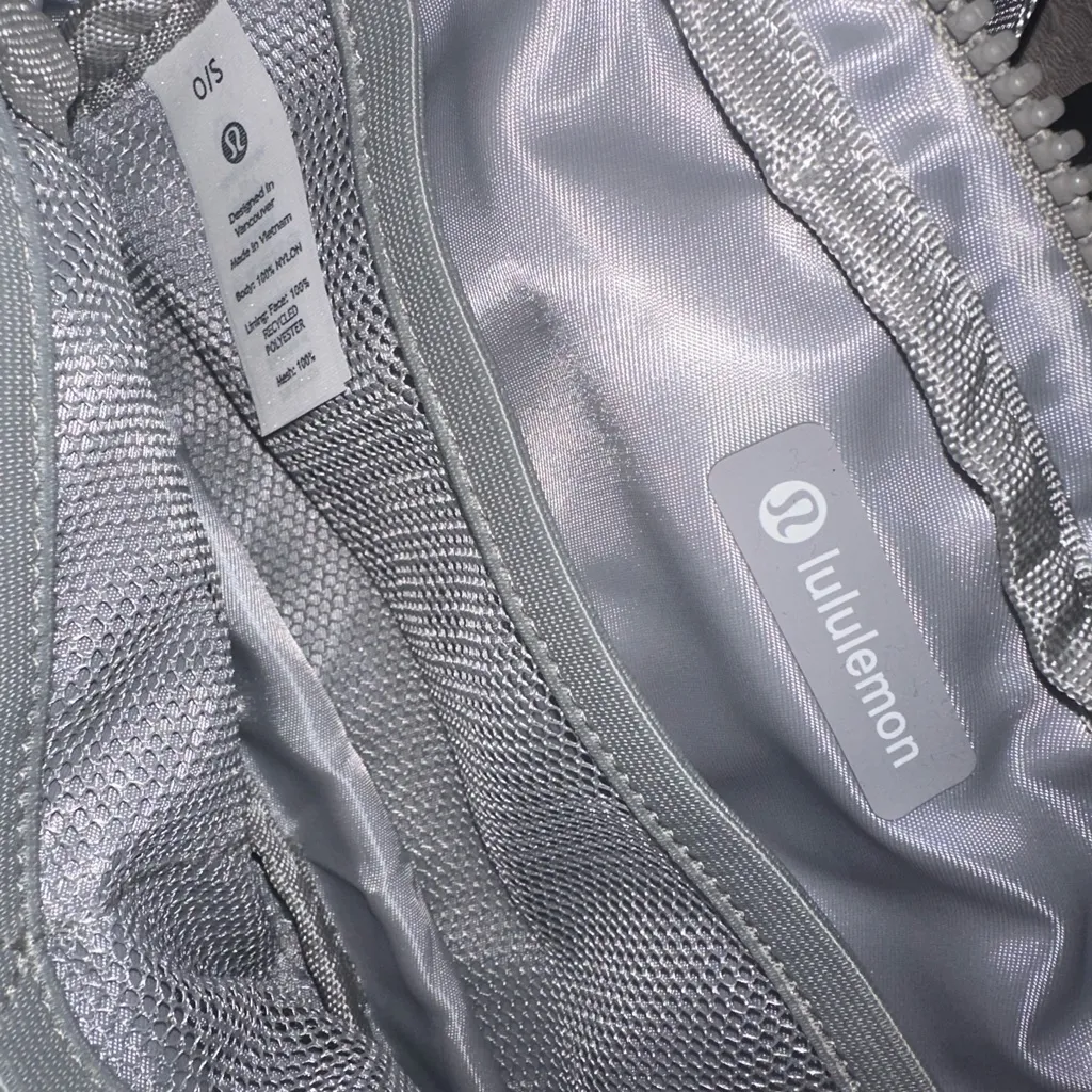 NWOT Lululemon Everywhere Belt Bag 1L - Image 5