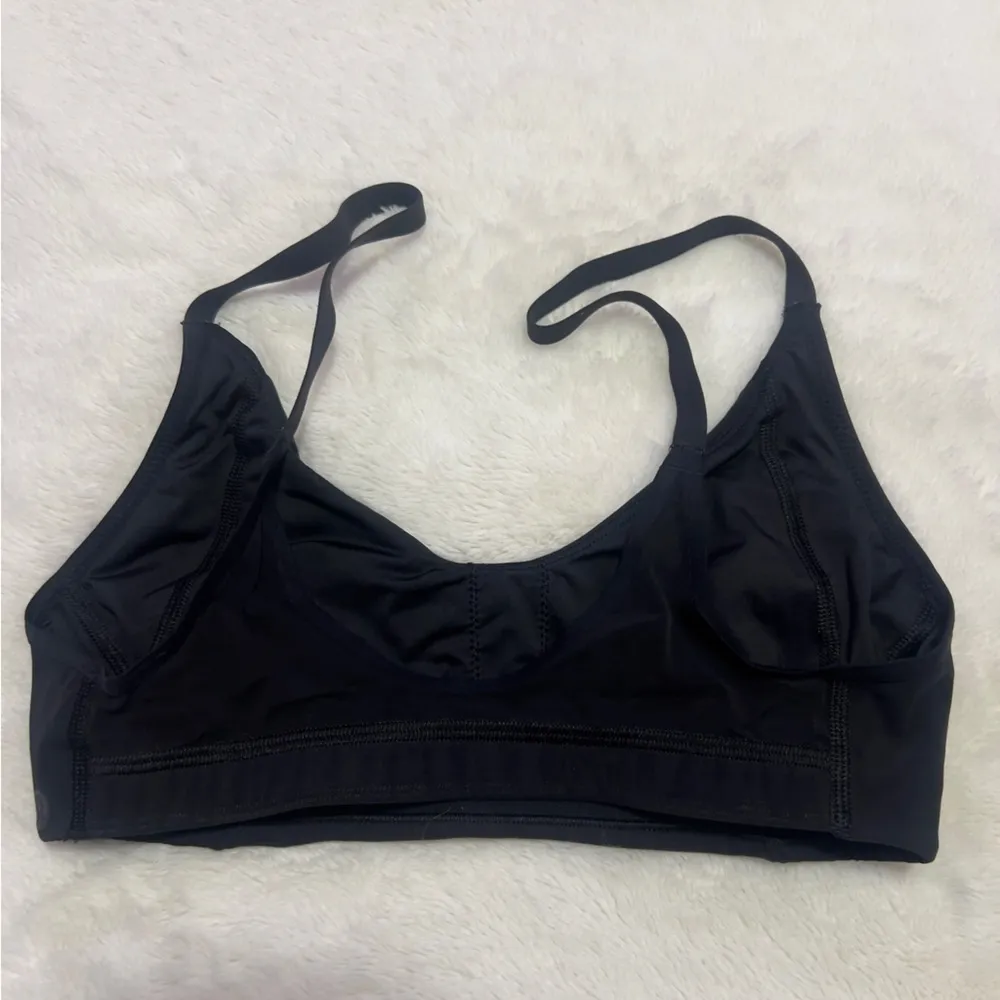 Black  sports bra - Image 2