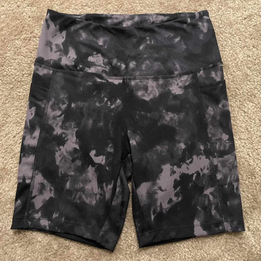 Women’s  High Rise Tie Dye Biker Shorts Black Gray Size S - Image 3