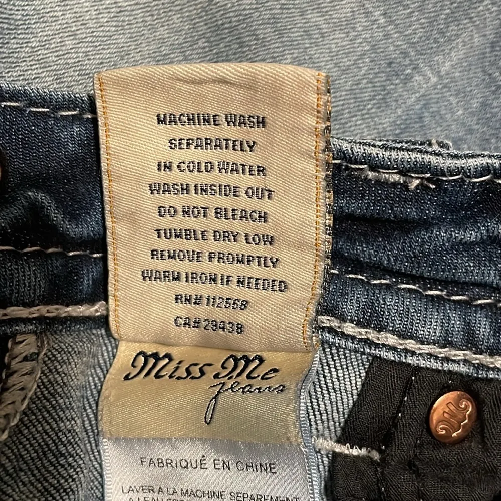 Miss Me signature boot jeans Sz 27 - Image 5