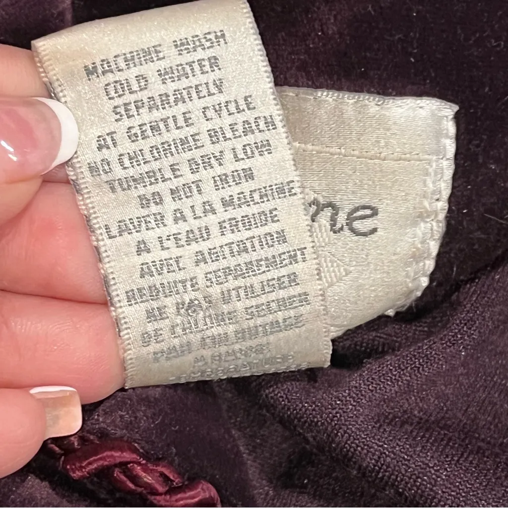 Vtg S Elegant embroidery Purple Long Sleeve full zip housecoat velour w/pockets - Image 3