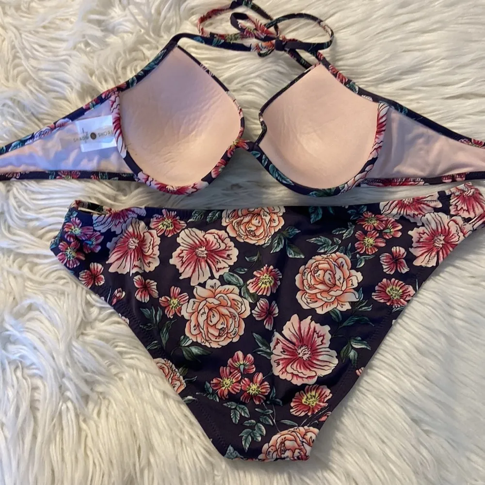 Shade & Shore two pieces swimsuit top is 36B and it’s push up and bottoms is L - Image 8