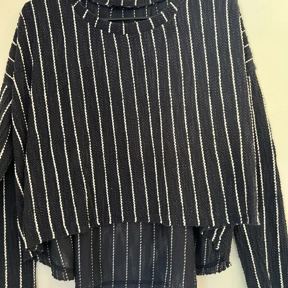 Storia Long Sleeve Cropped Top - Image 5