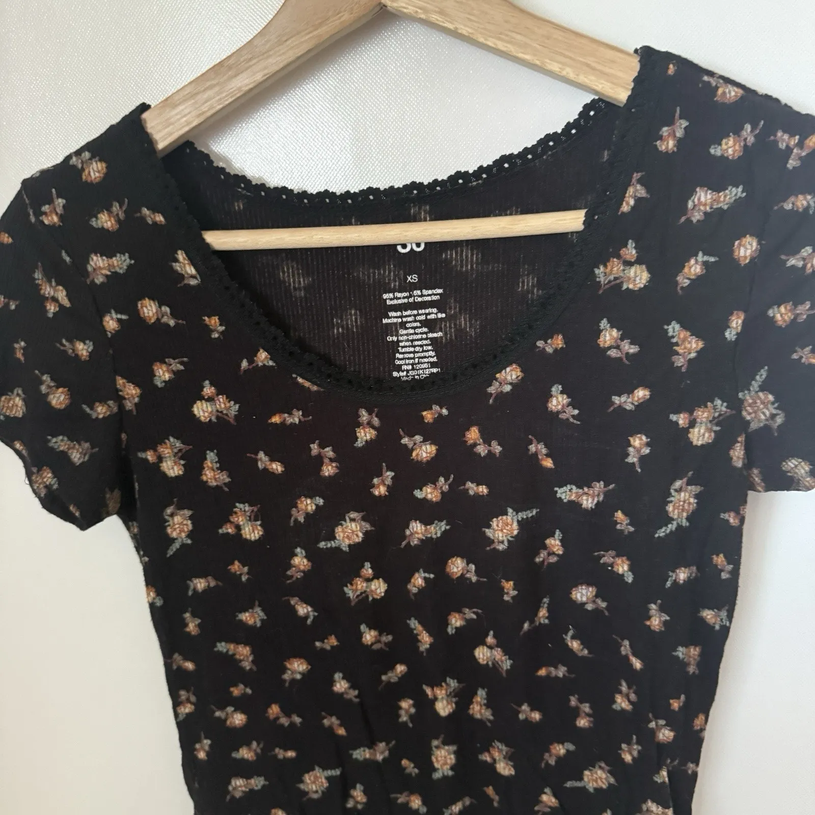 Y2K Baby Tee Floral Grunge Vintage Look Black Floral Girly Crop Scoop T - Image 4