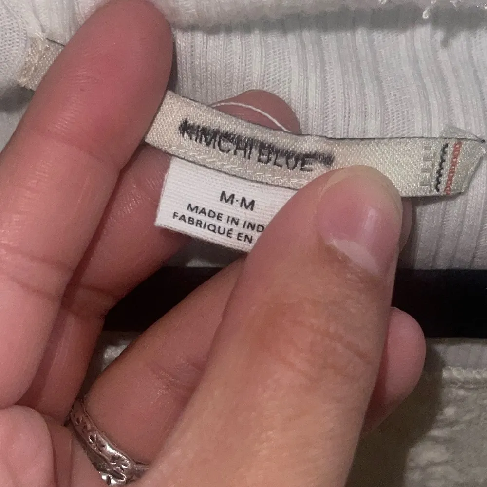 ✨NWOT Urban Kimichi Lace Rosette Long Sleeve✨ - Image 3