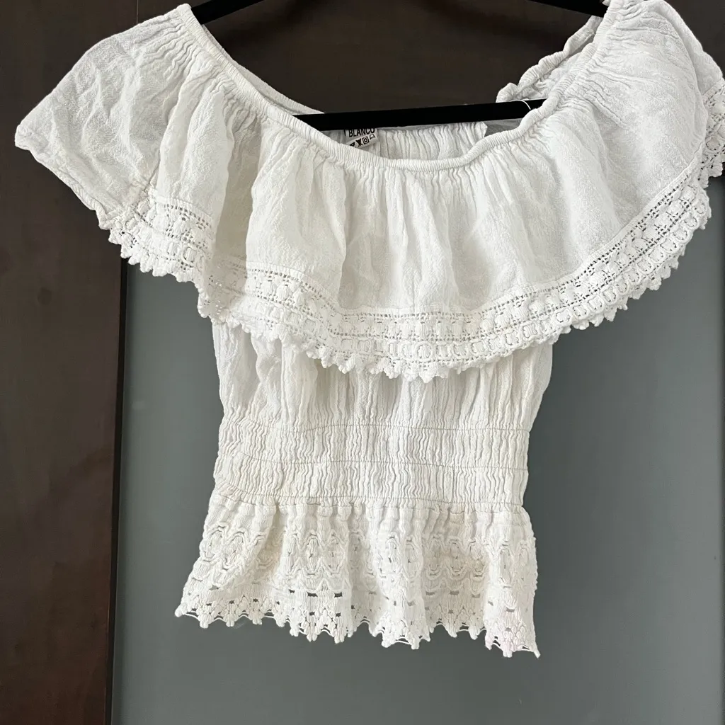 White Ruffled Off - Image 3