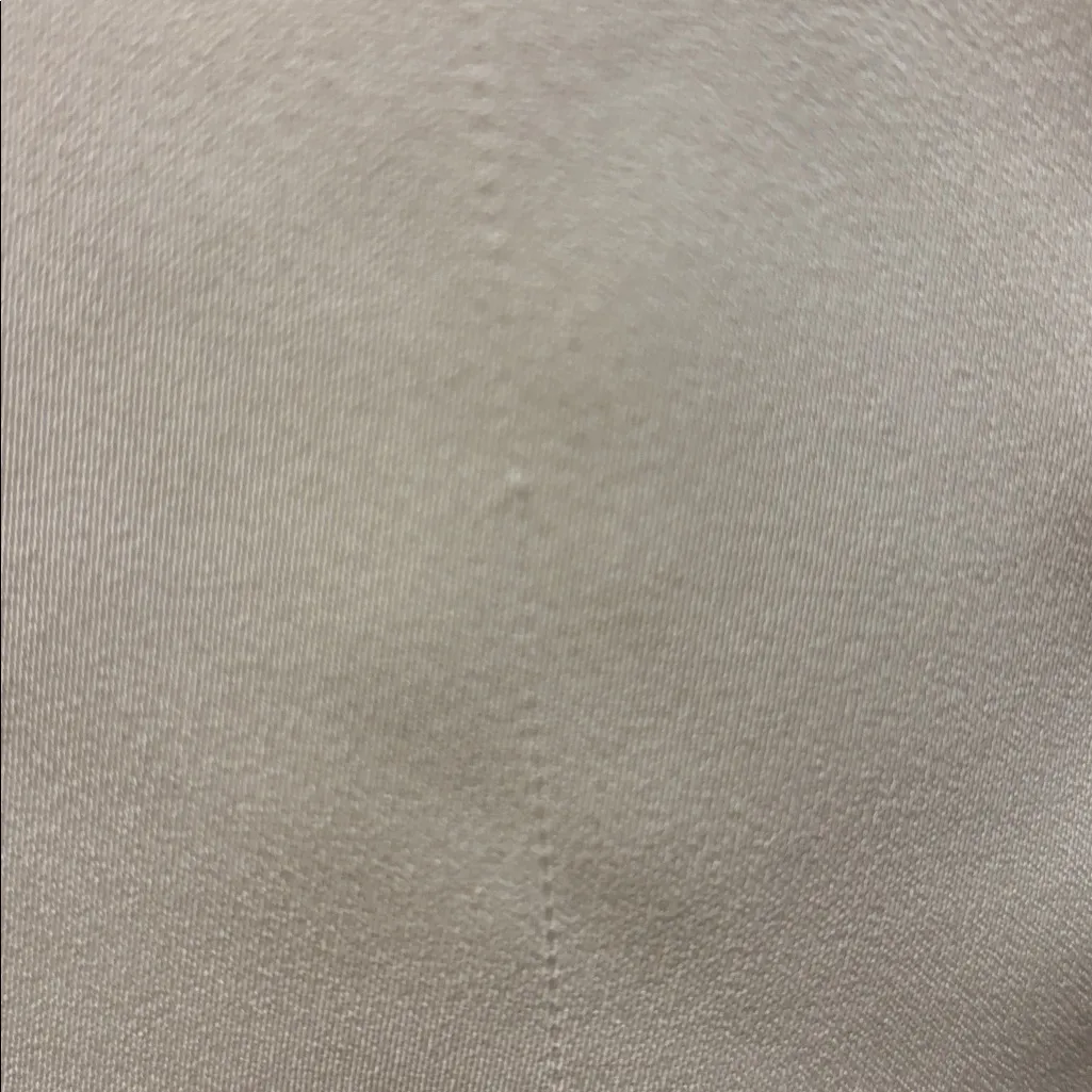 Prologue Light Taupe Wrap Top V Neck Long Sleeve HiLo Hem 3/4” Sleeve 100% Poly - Image 12