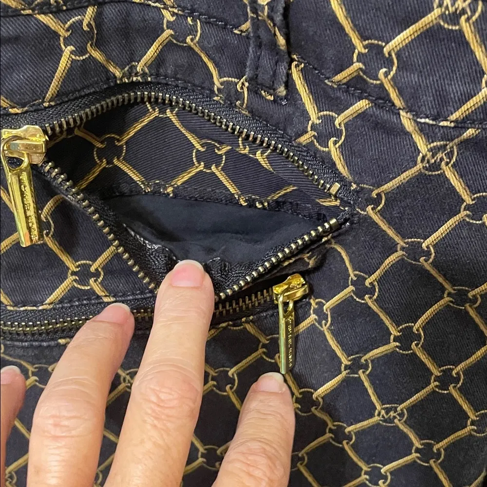 🛍️🛍️🛍️BOGOHO 🛍️🛍️🛍️Michael Kors Black Pants with Gold Pattern-4 - Image 9
