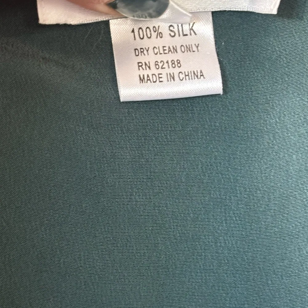 SILX 100% Silk Dark Green Size 14 Maxi Skirt High front slit. EUC - Image 5