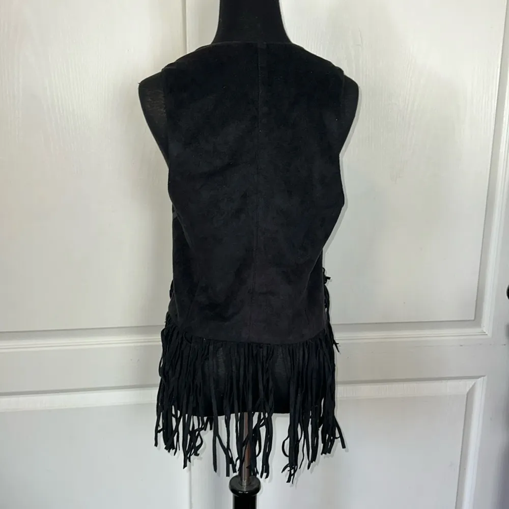 BLACK VEGAN SUEDE FRINGE VEST - Image 2