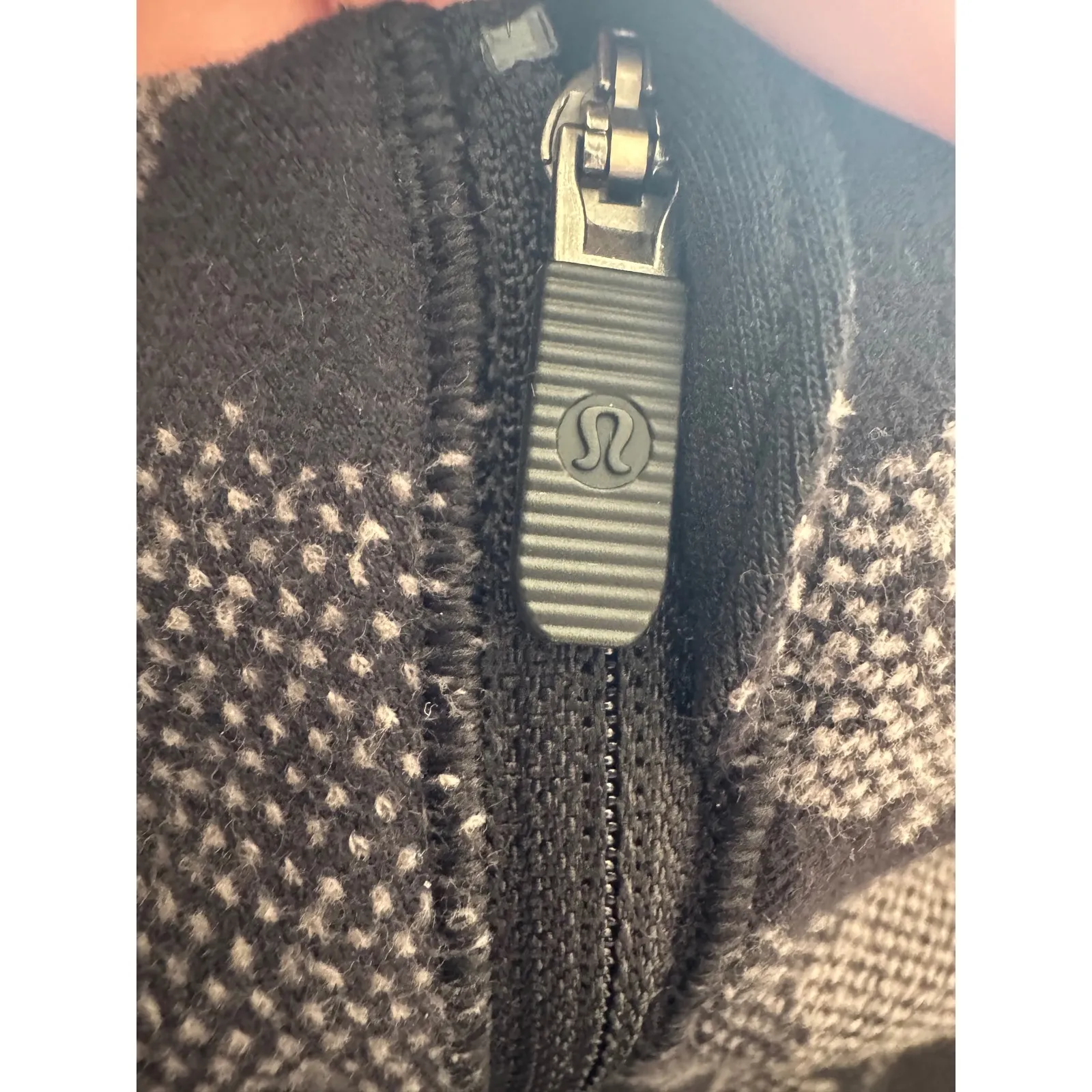 Lululemon Run Briskly 1/2‎ Zip Heritage Camo Jacket Black Lunar Rock Run Size 4 - Image 6