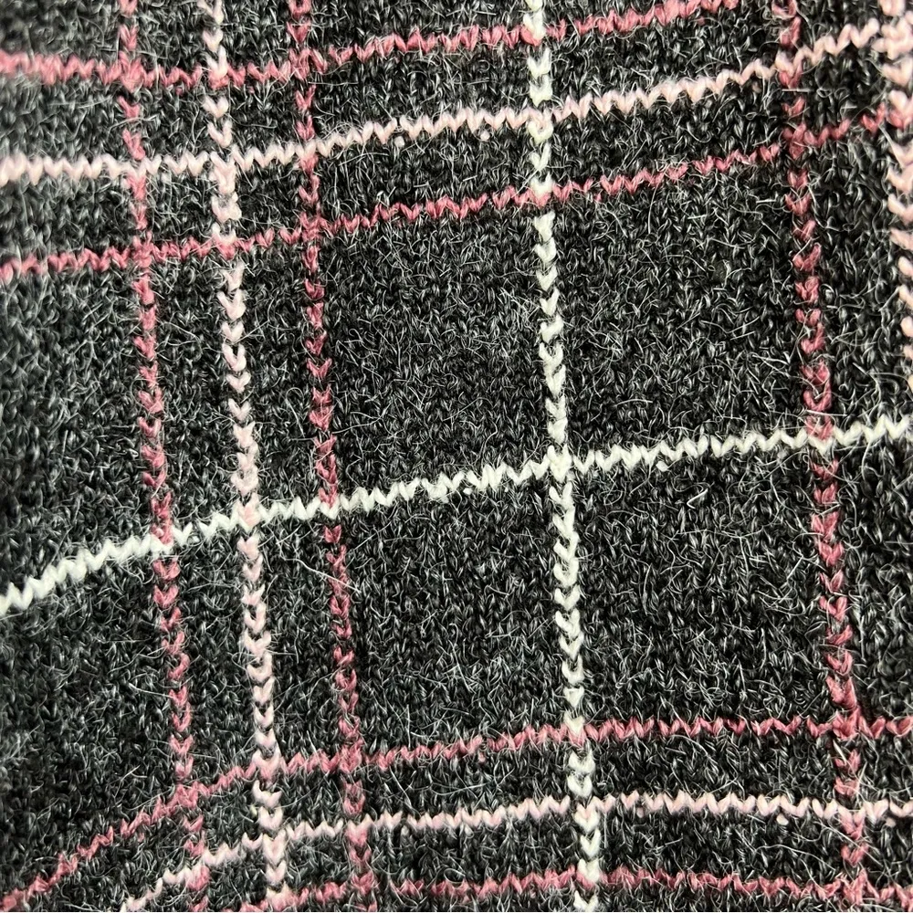 Dressbarn Woman Button Front Cardigan Sweater Grid Pattern Fuzzy Soft Size 1X - Image 6