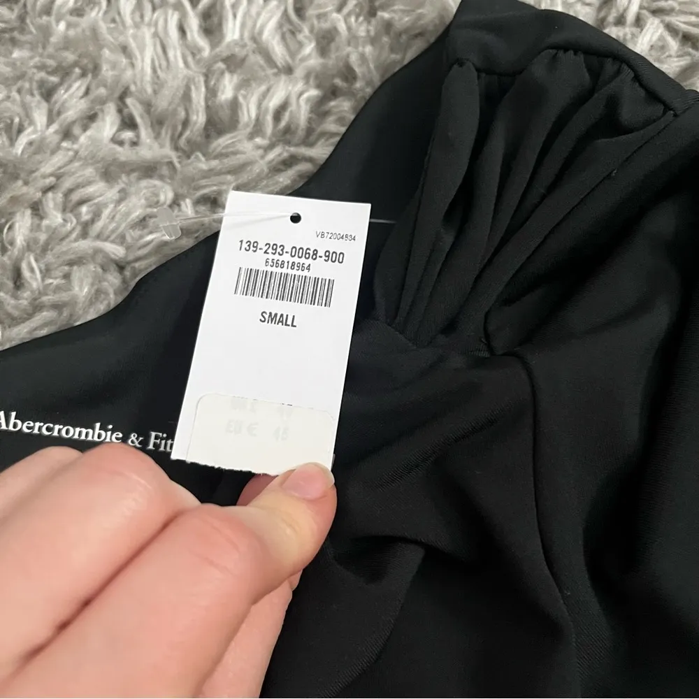 Abercrombie and fitch one shoulder bodysuit size small - Image 5