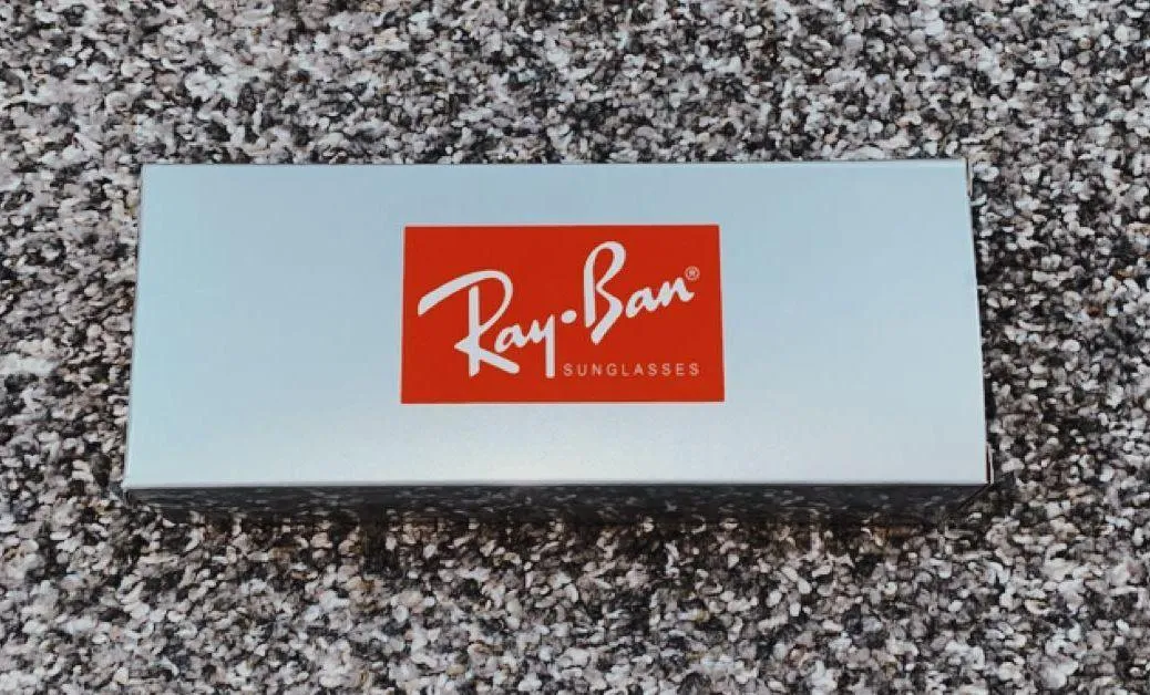 Ray-Ban With Case - Image 3