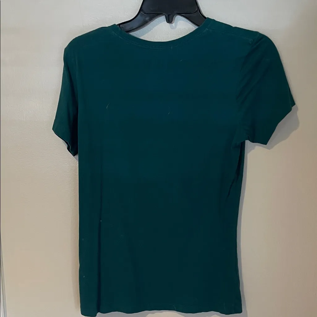 NFL Women's Green Eagles Short Sleeve Tee small - Image 3