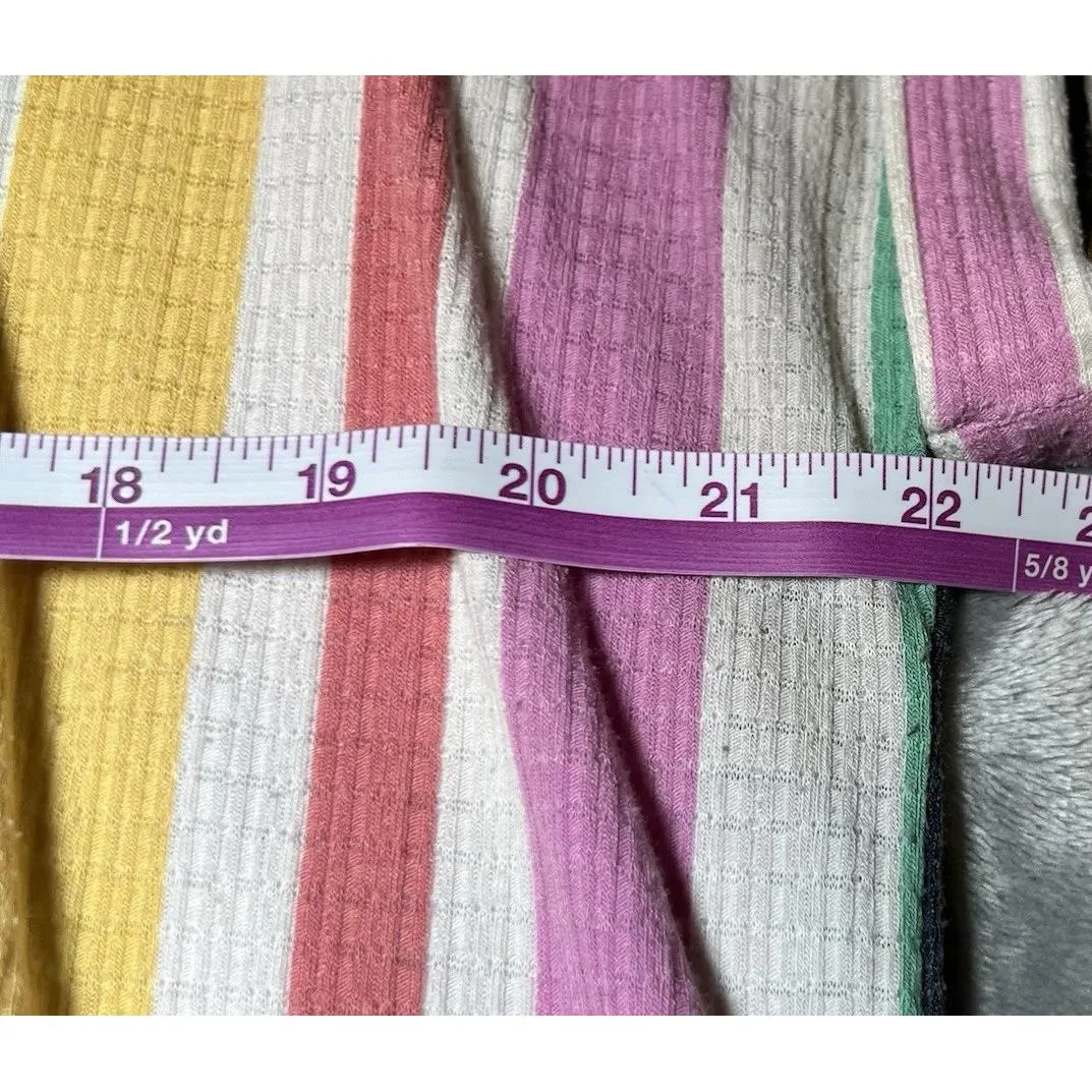 LuLaRoe Leah Shirt Womens Size Medium Rainbow Vertical Stripes‎ Cap Sleeve - Image 8