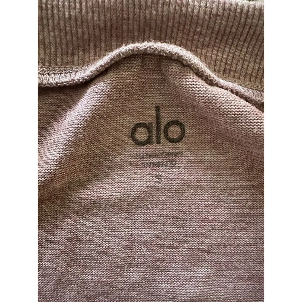 Alo Yoga Glimpse Long Sleeve Light Heathered Pink Split Side Size Small - Image 4