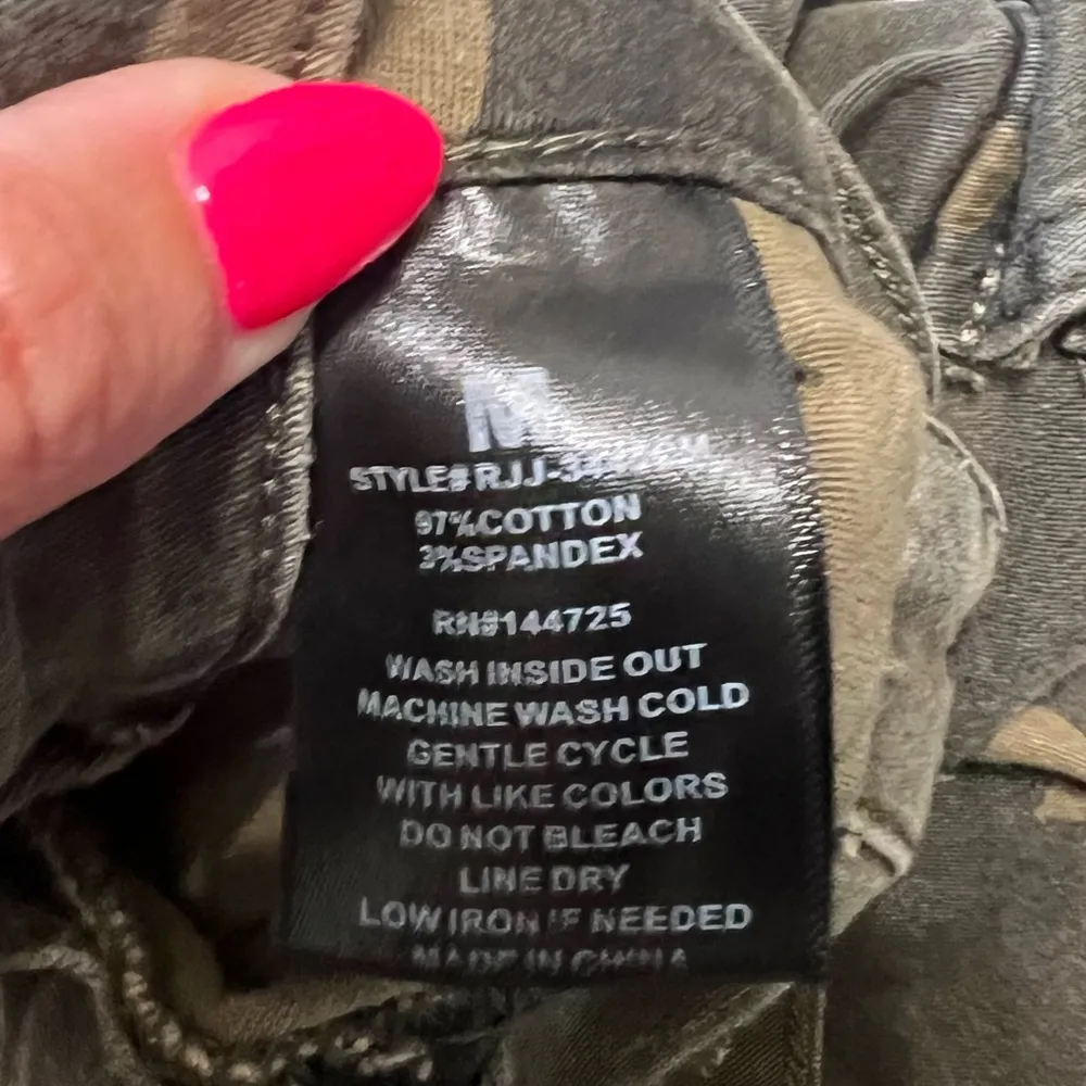 American Bazi Women's Cargo Joggers Size Medium Green Camo Dark Wash - Image 3