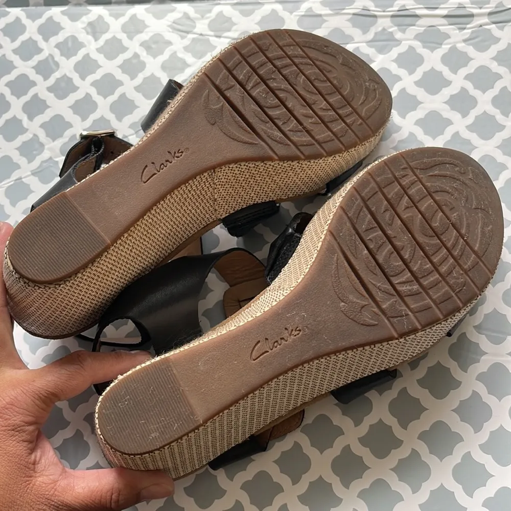 Women's CLARKS Calsynn Reece Artesian Sandal Wedges Size 10 EUC #3170 - Image 5