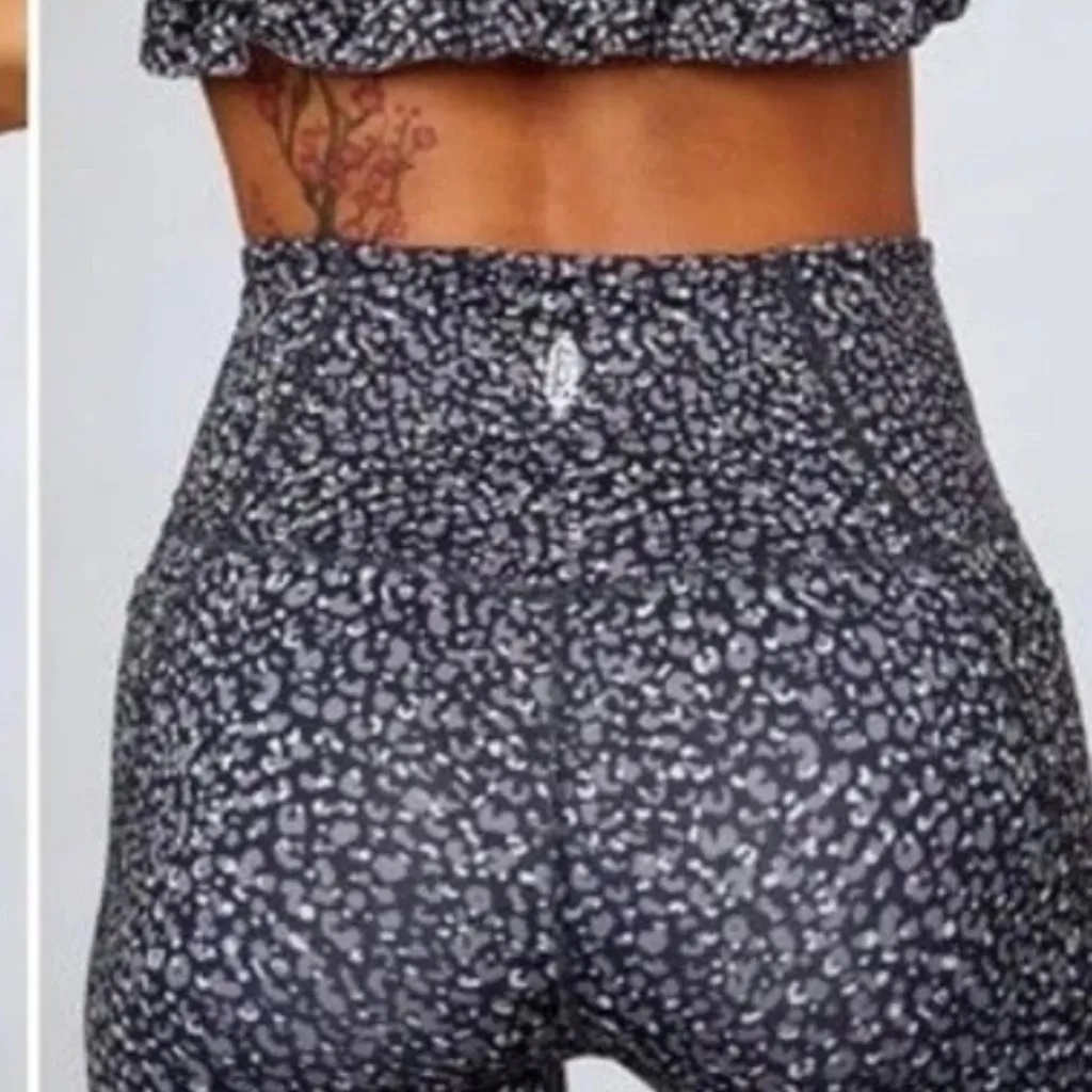 Free People Plie All Day Leopard Leggings in xs NWT - Image 4