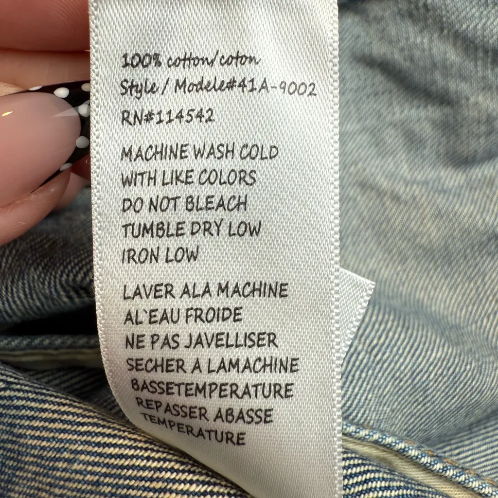 Blank NYC Denim Jacket Distressed Jean Jacket Medium Wash Silver Button sz Large - Image 9