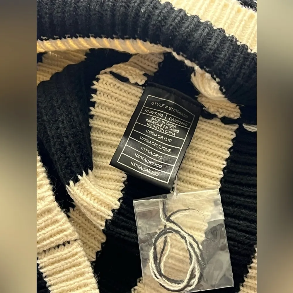 Steve Madden  
Women's Jen V-Neck Tipping-Detail Sweater - Image 7