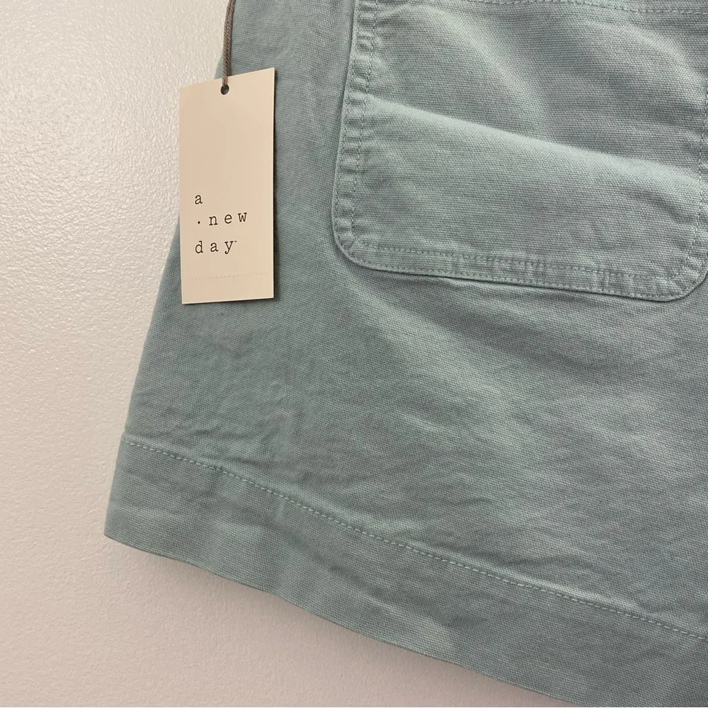 NWT chino stretch shorts - Image 4