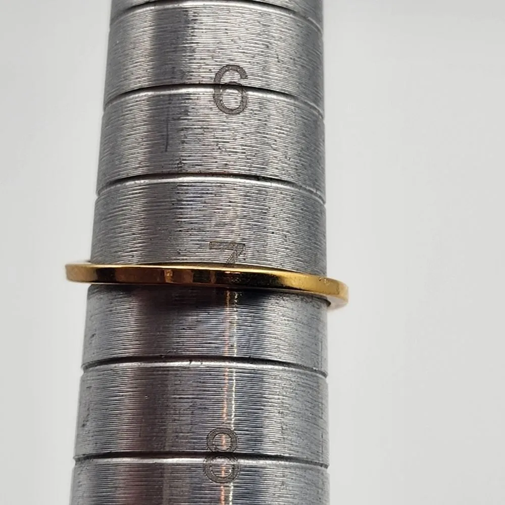 Vintage Avon Gold Tone & Purple Rhinestone Ring (7) - Image 6