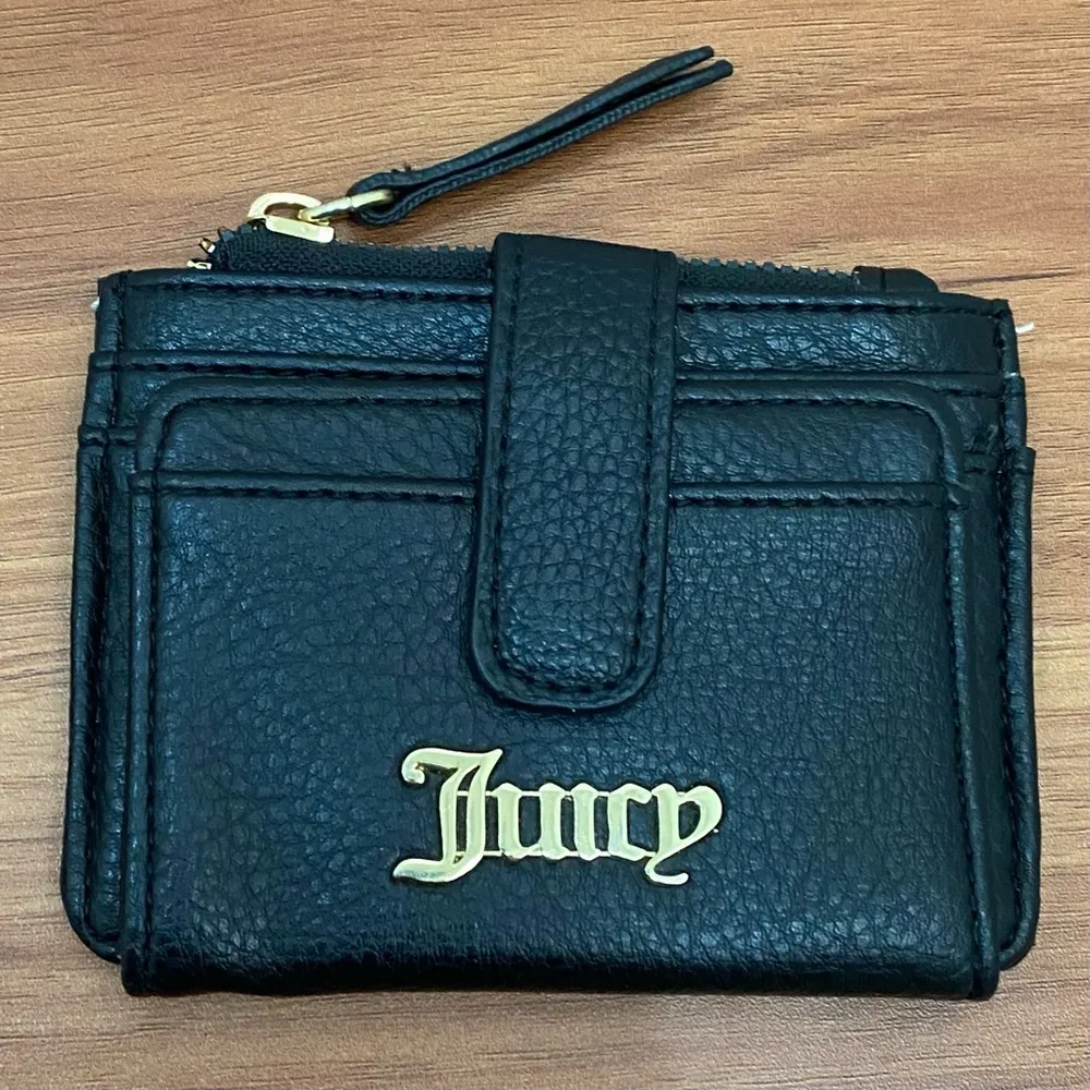 JUICY COUTURE Black Bifold Card Wallet - Image 2