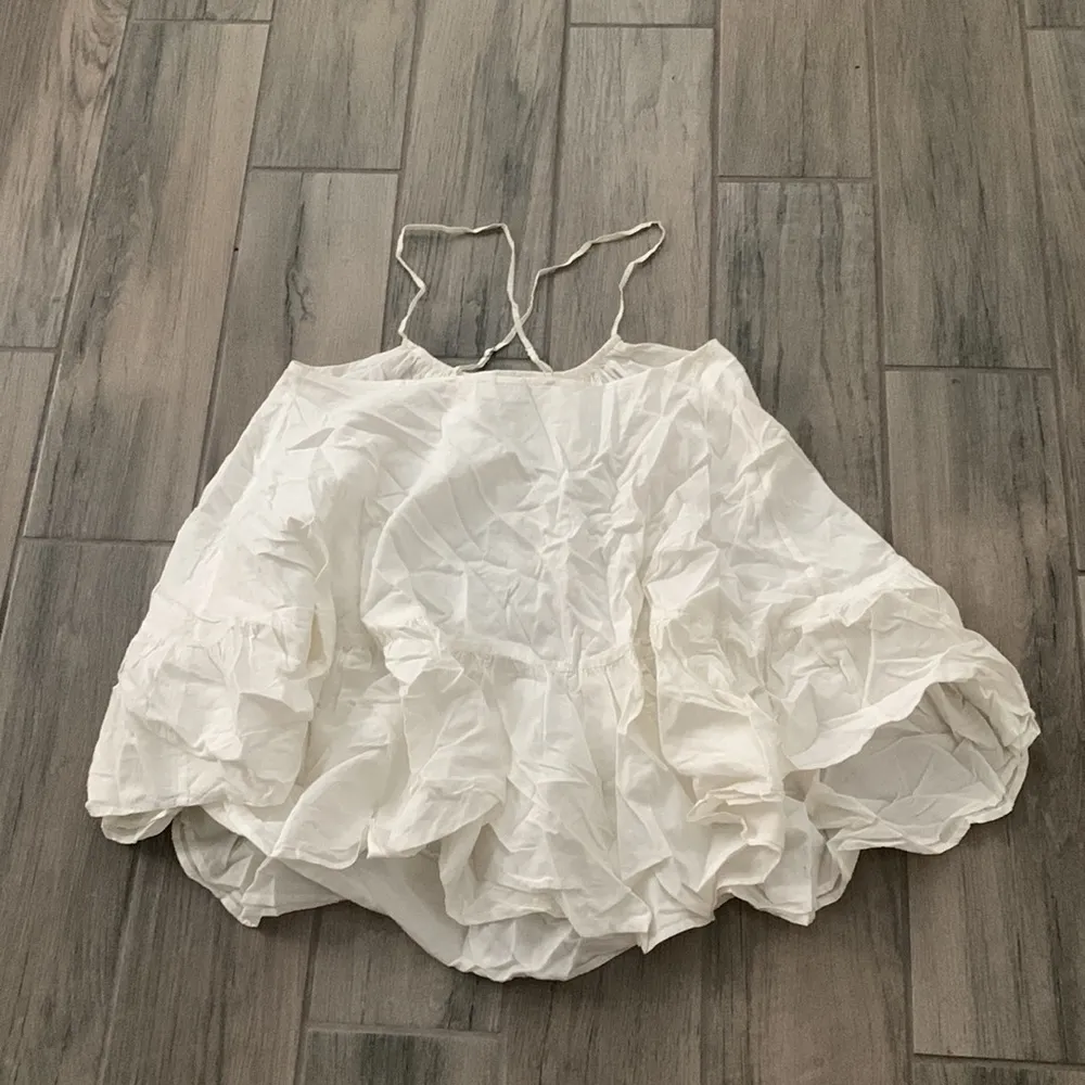 Lovers + Friends white flowy top - Image 4