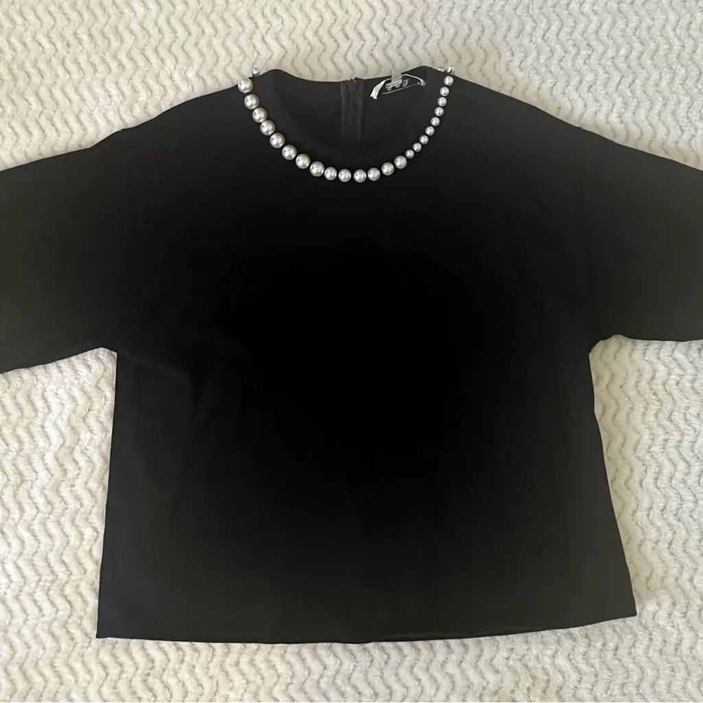 Elegant Black Top with Pearl Accents Size M - Image 2