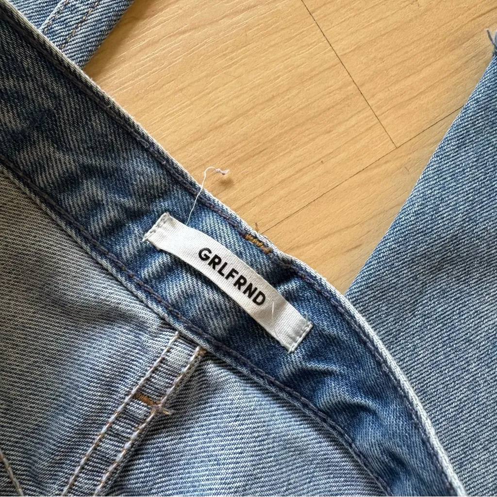 GRLFRND Karolina Jeans In A Little More Love Size 27 Straight Leg Distressed‎ - Image 4