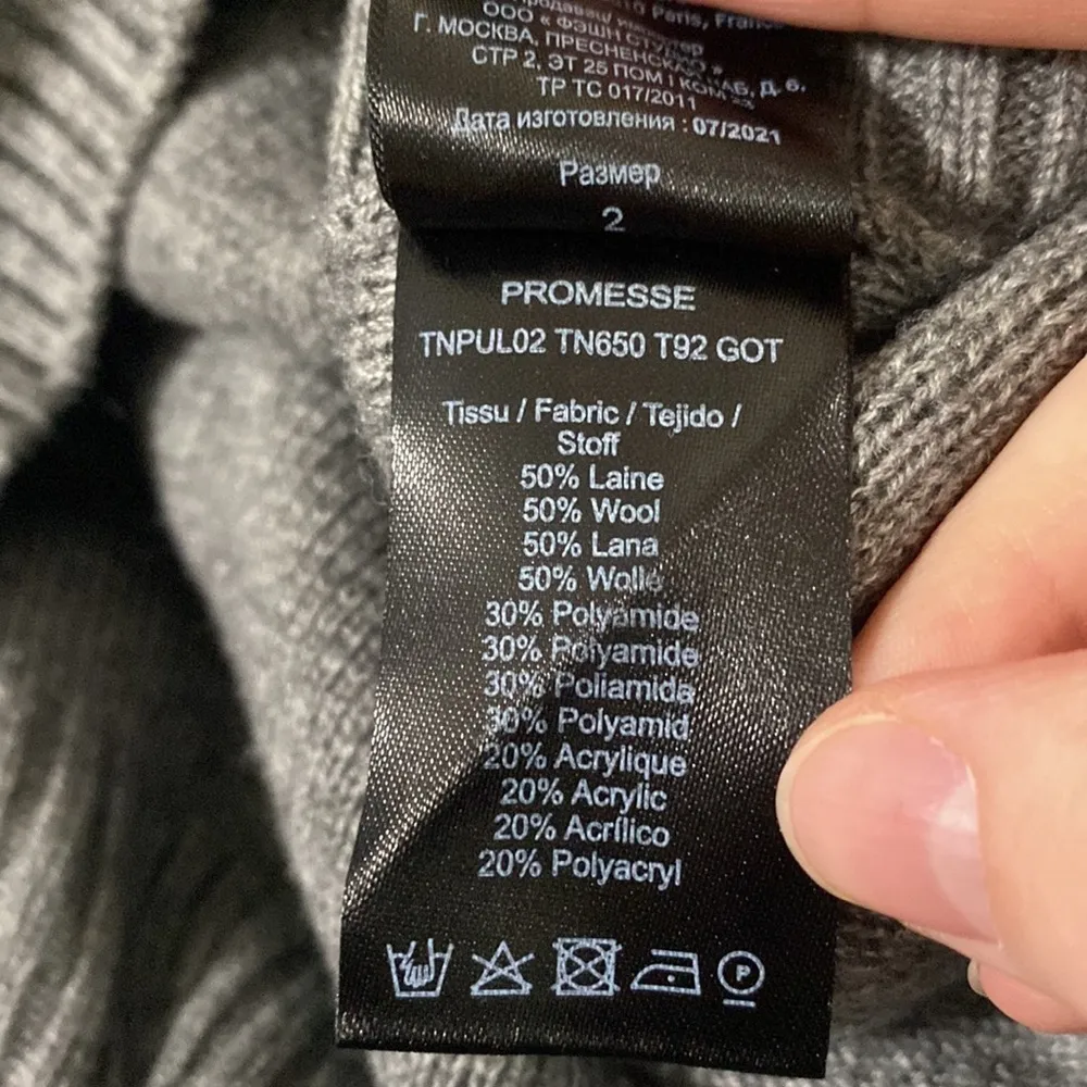 Tara Jarmon Promesse grey wool chunky knit button accent v - Image 14