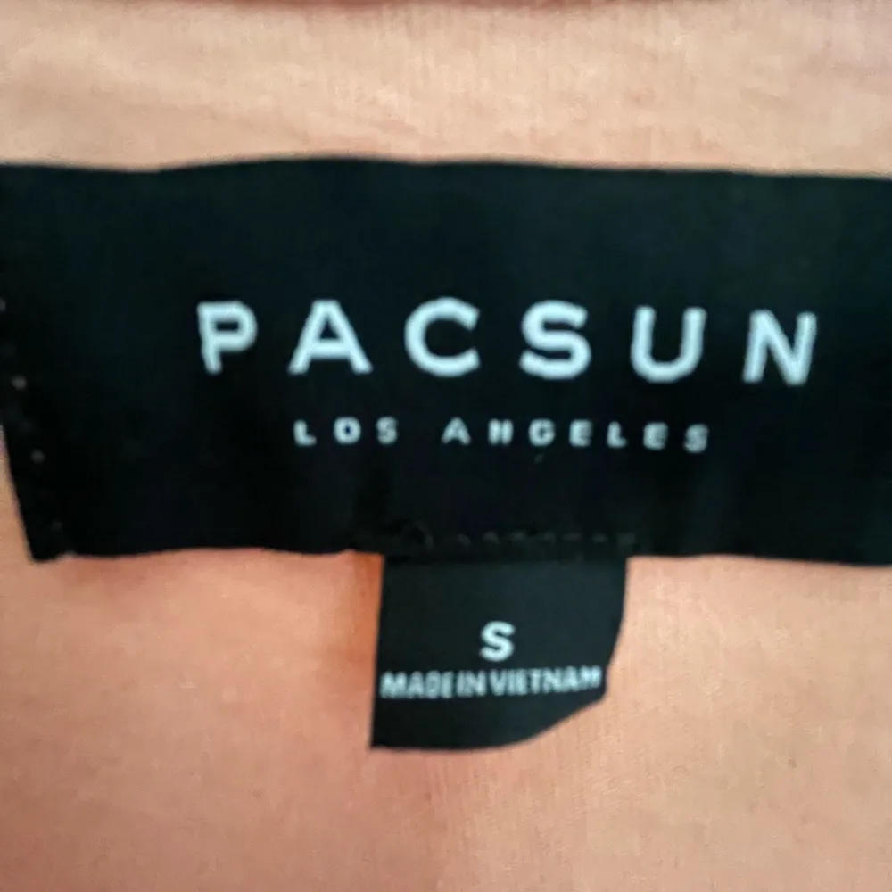 PacSun Shark Appliqué Peach Fuzz Unisex Tank size Small - Image 5