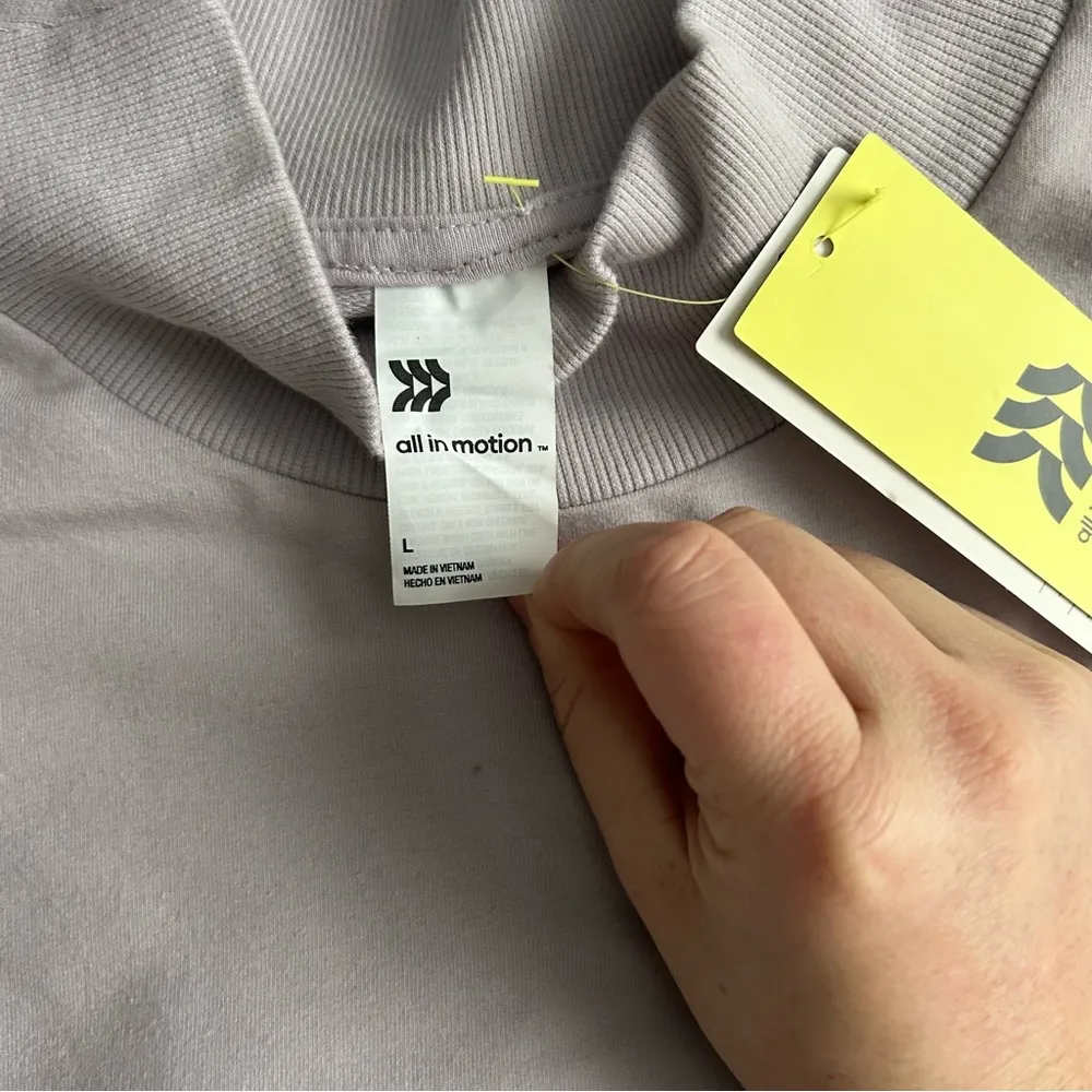 All In Motion NWT  athletic sweatshirt pullover lilac large athletic - Image 2