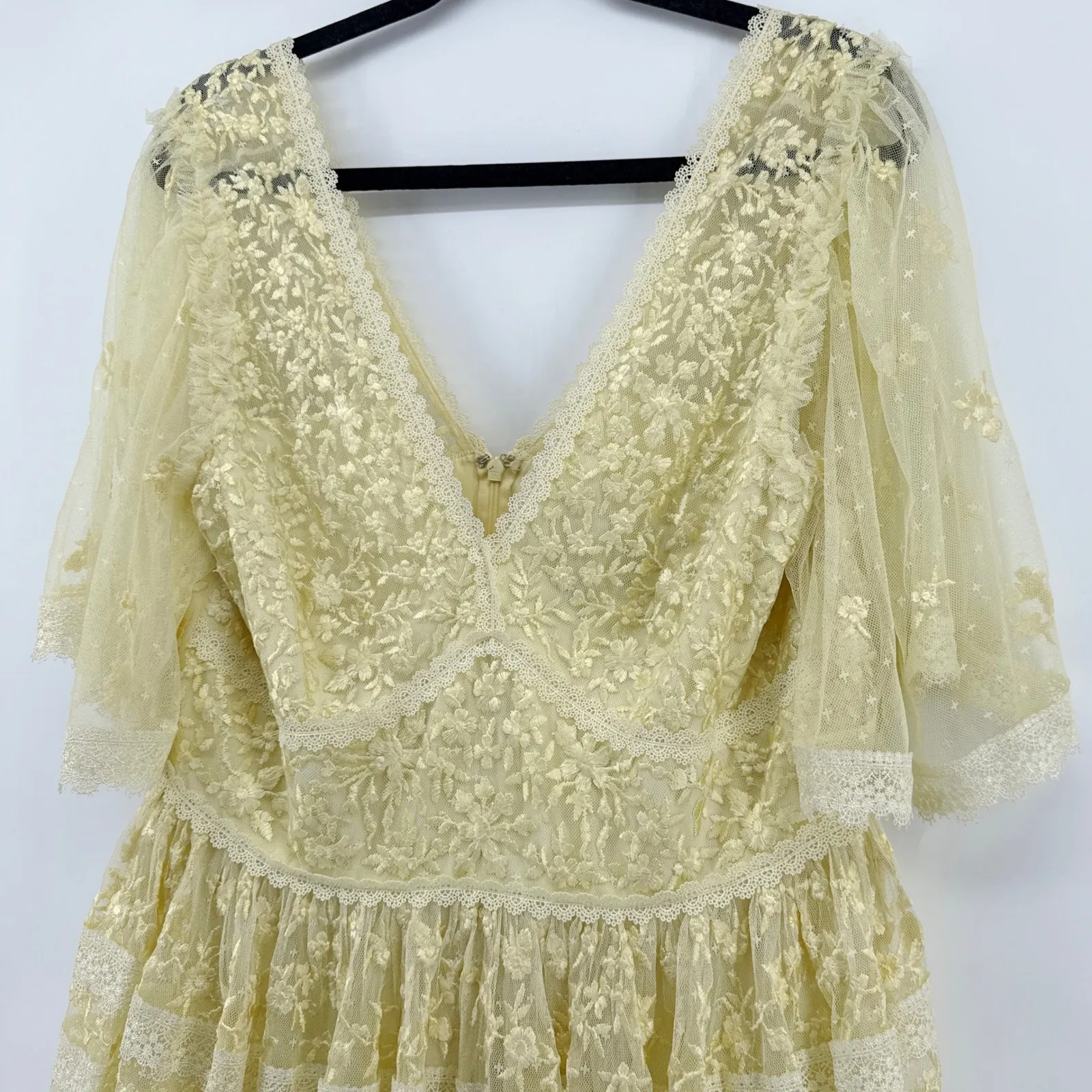 Needle & Thread Sweetheart Lace Embroidered Gown Flounce Sleeve Size 14 Yellow - Image 6