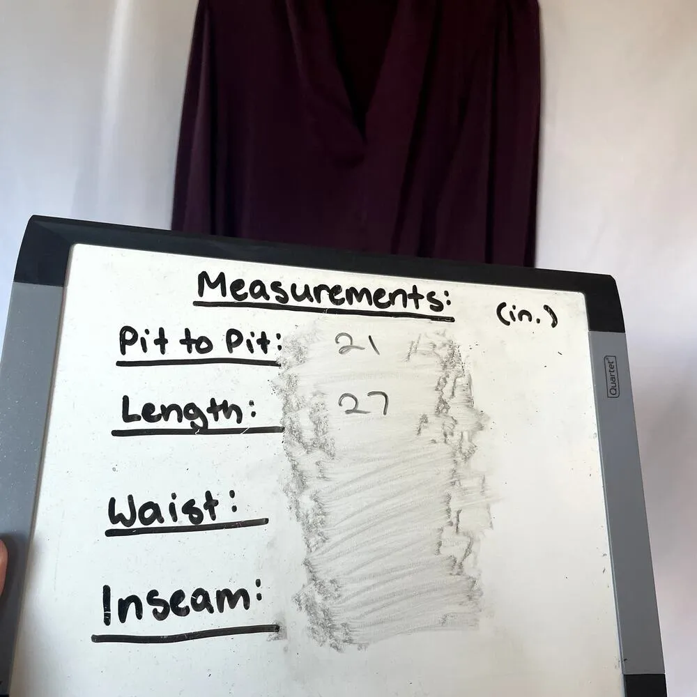 Chico's purple long sleeved v-neck business casual classic blouse women's size 8 - Image 5